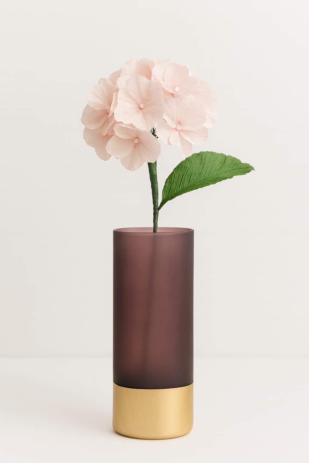 Håndlavet papir hydrangea hortensia blomst på stilk – crepepapir evighedsblomst 35–40 cm